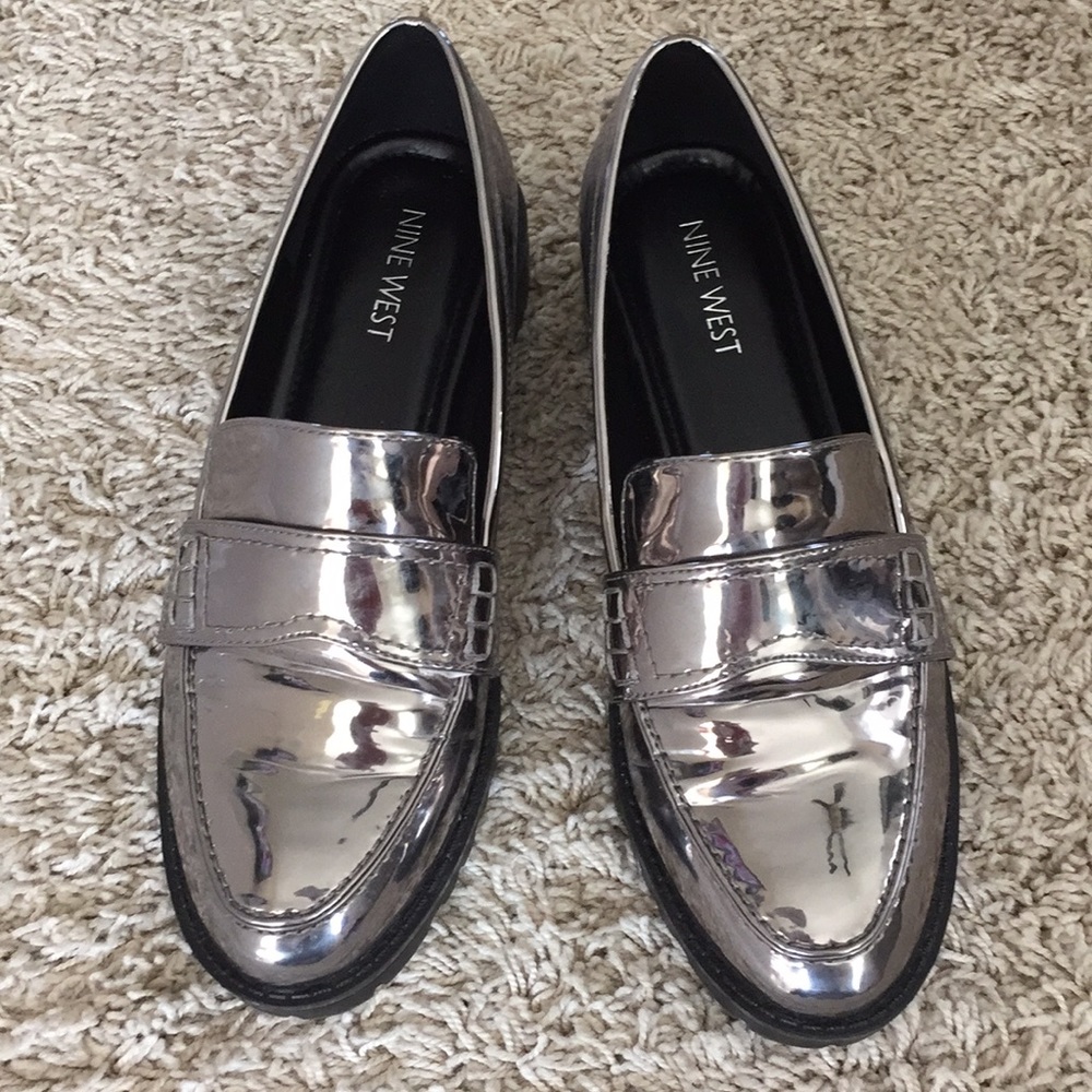 Shoes - Picture 2 of 4